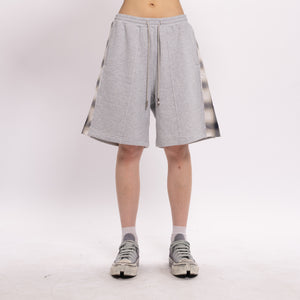 Patched panel short - grey