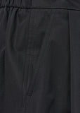 TWO TUCK WIDE SHORTS - BLACK