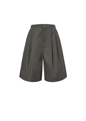 TWO TUCK WIDE SHORTS - BROWN